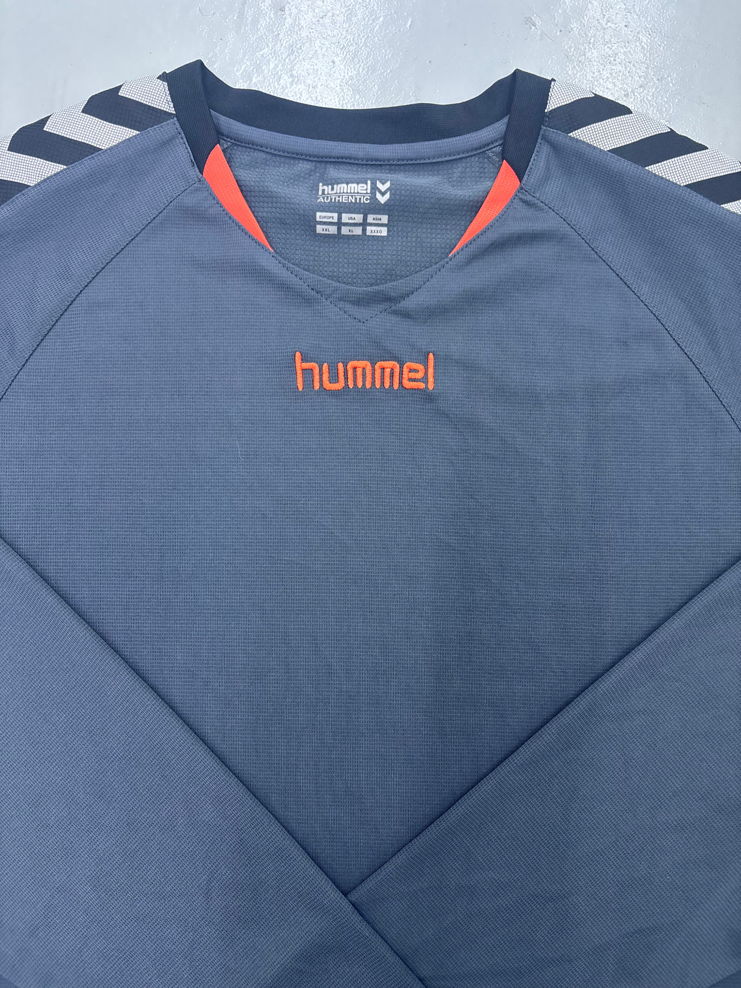 Hummel Navy Long Sleeve Training Top – Chevron Shoulder Stripes - XL