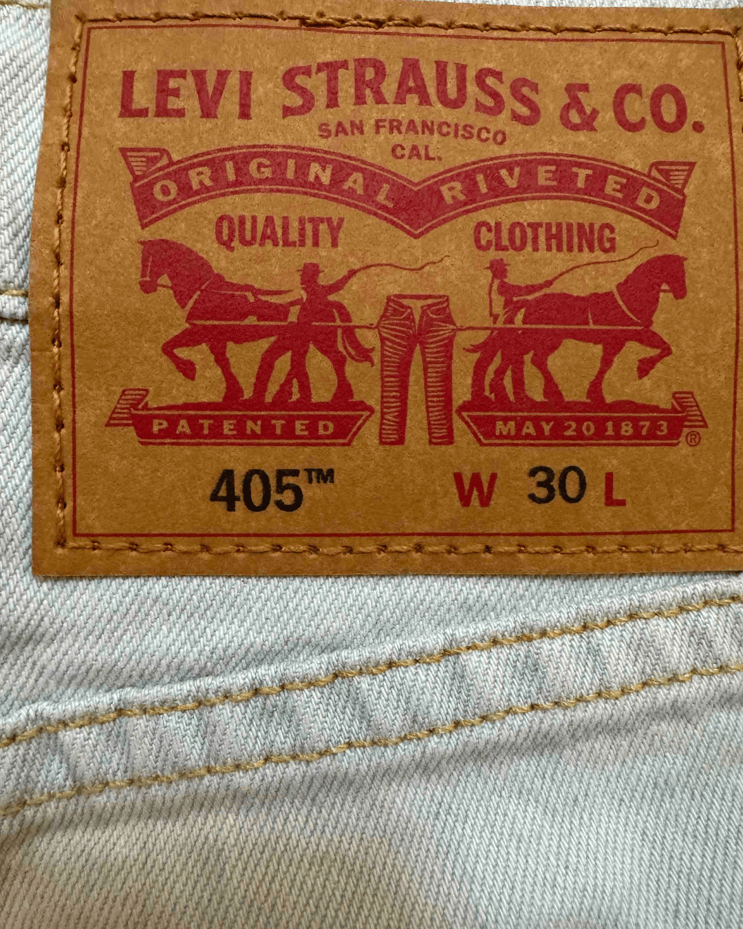 Levi’s 405 Light White Denim Shorts - M | Waist: 30"