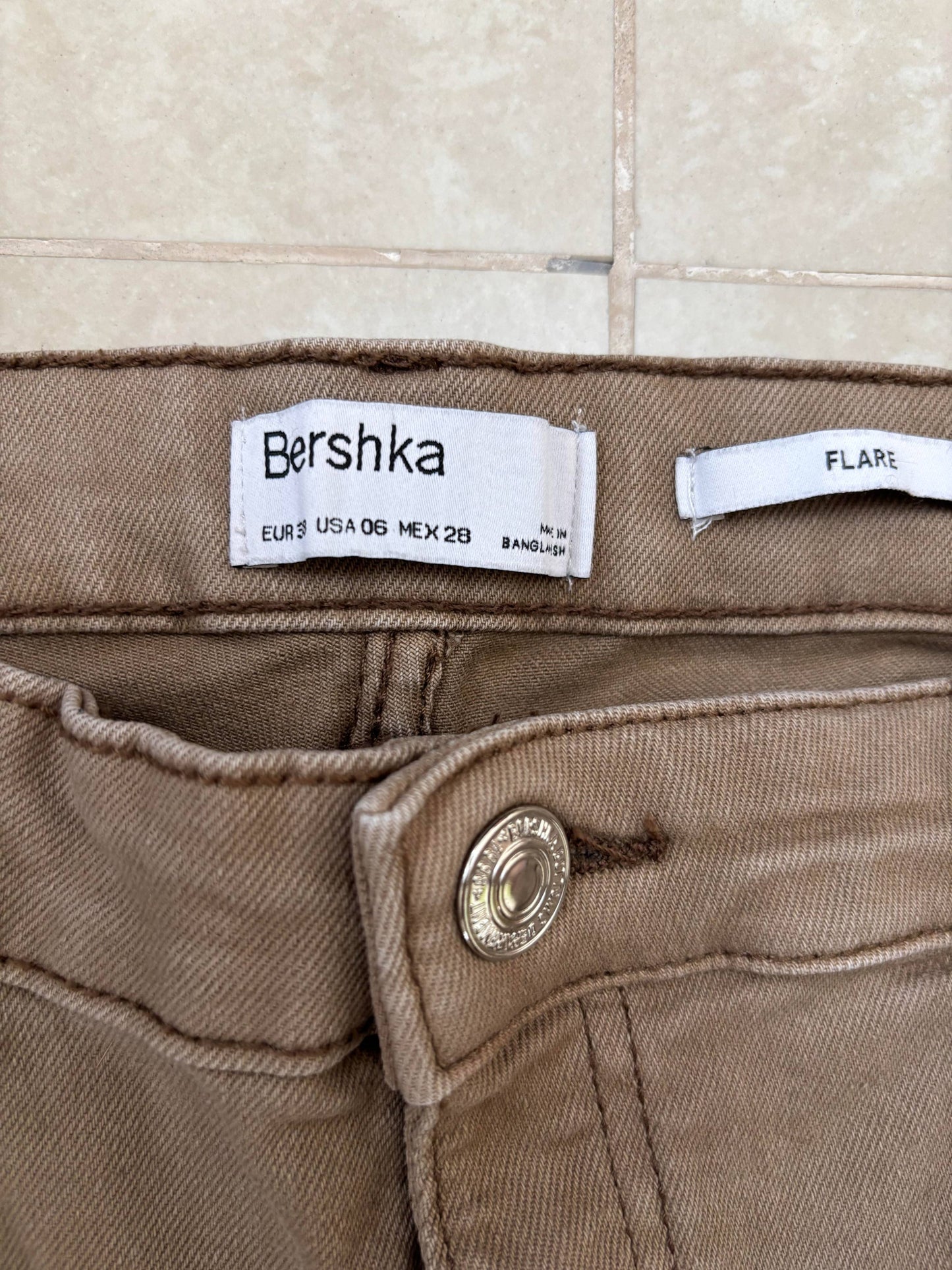 Bershka Flare Brown Denim Jeans - S | Waist: 28"