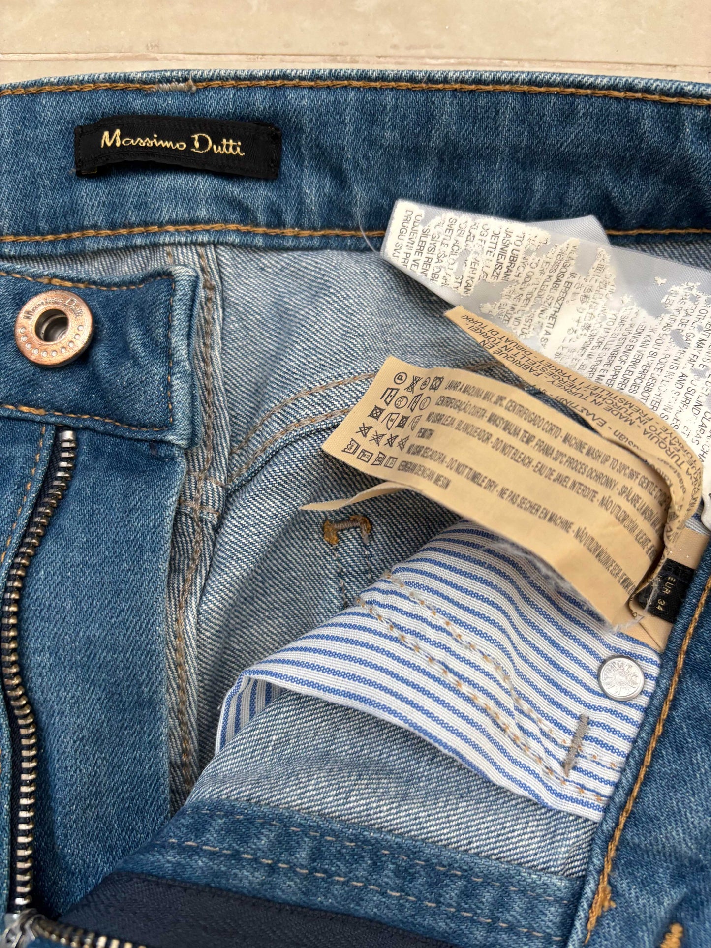 Massimo Dutti Flared Blue Denim Jeans - XS | Waist: 24"