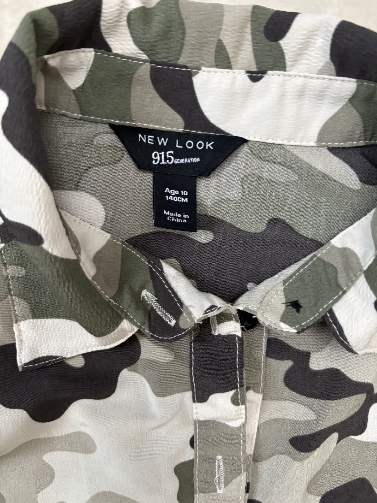 New Look Camouflage Cropped Button-Down Top - XS