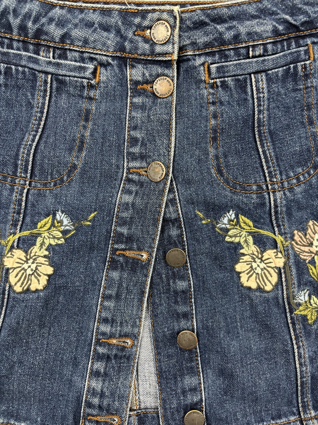 Topshop Moto Y2K Embroidered Button-Front Denim Mini Skirt - M | Waist: 28"