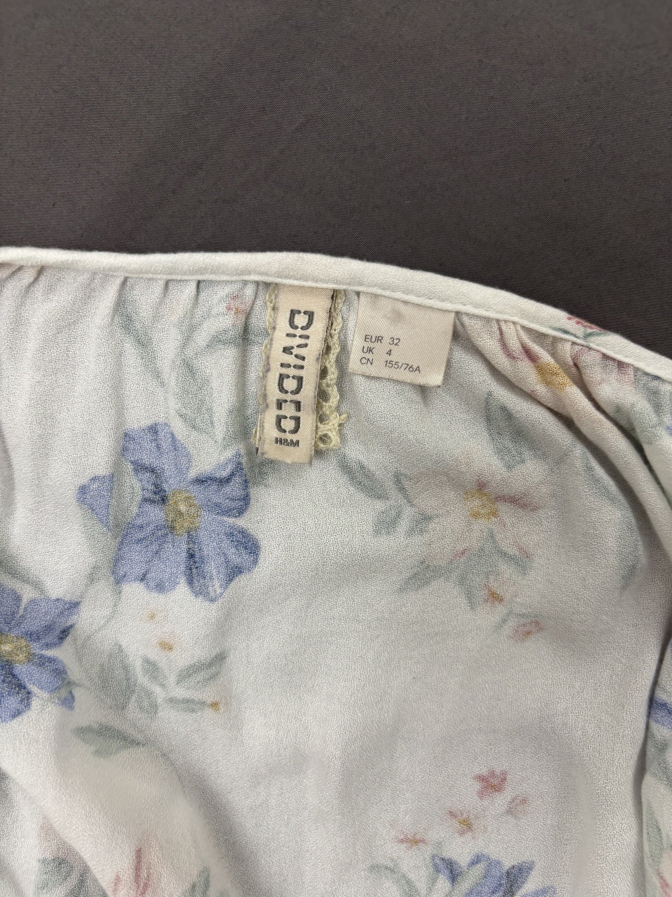 H&M Divided White Floral Lace-Trimmed Off-Shoulder Crop Top - M