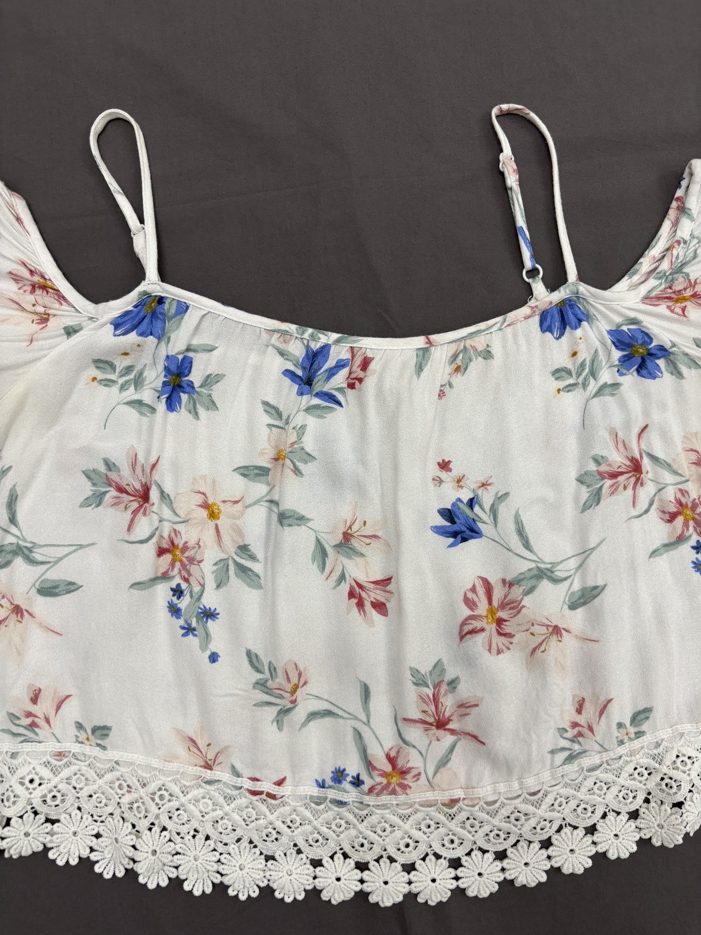 H&M Divided White Floral Lace-Trimmed Off-Shoulder Crop Top - M