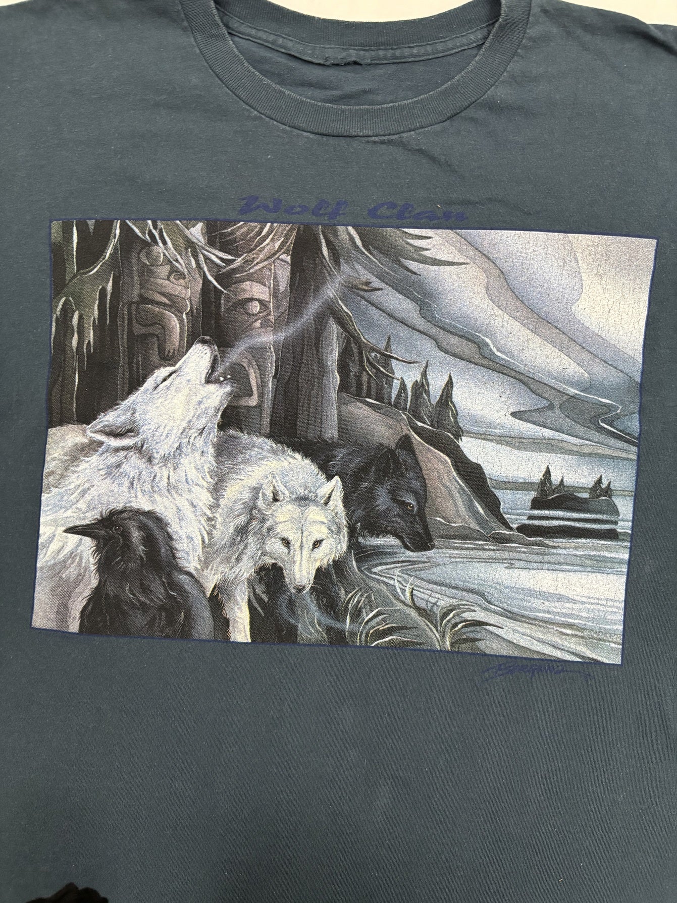 Wolf Clan Pacific Northwest Howling Wolves Navy Graphic T-Shirt - L