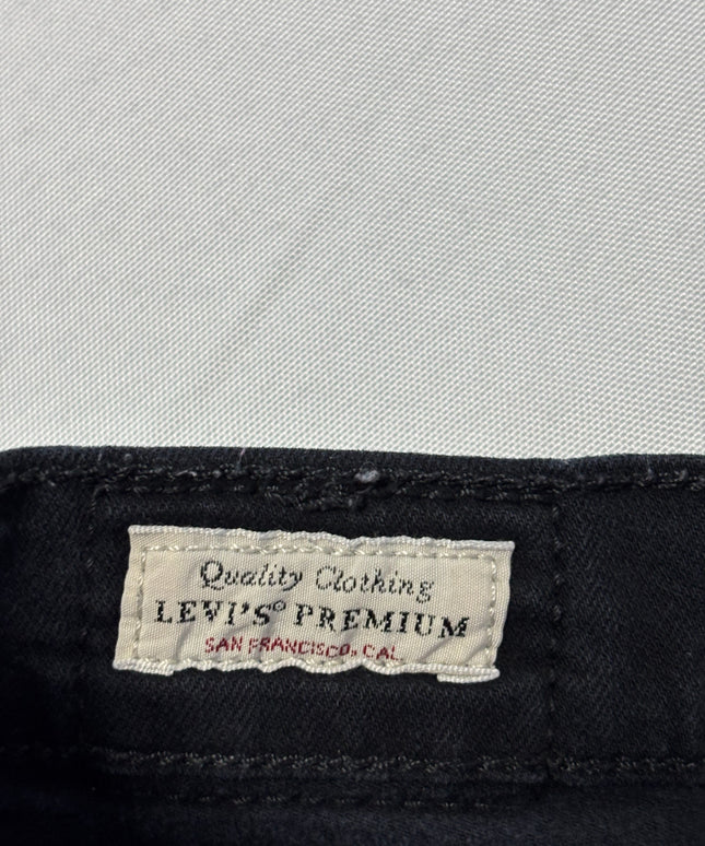 Levi's 724 High Rise Straight Leg Black Jeans