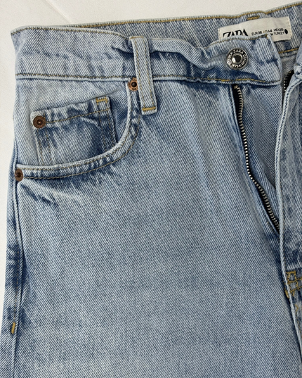 Zara Light Wash High Rise Vintage Fits Wide Leg Jeans - S | Waist: 28"