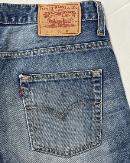 Levi’s 507 Mid-Wash Blue Straight Fit Denim Jeans – M | Waist: 32"