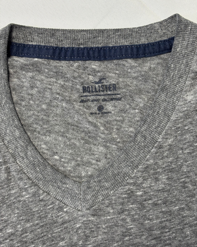 Hollister Heather Grey Slim Fit V-Neck Logo T-Shirt - M