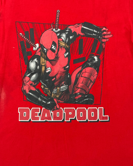 Marvel Deadpool Red Comic Graphic T-Shirt - M