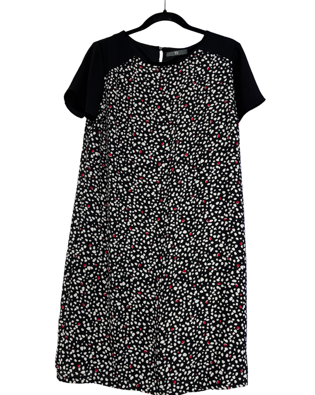 W Black/White/Red Patterned Short Sleeve Shift Dress