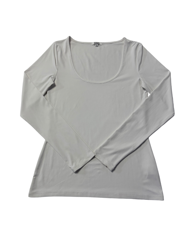 XOXO White Long Sleeve Scoop Neck Basic Top