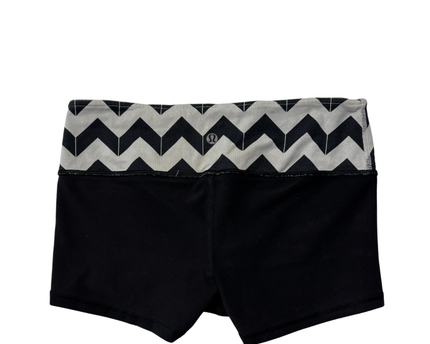 Lululemon Black Chevron Print Boogie Athletic Shorts