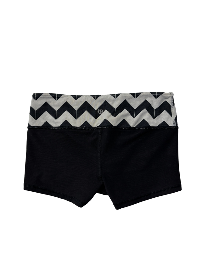 Lululemon Black Chevron Print Boogie Athletic Shorts