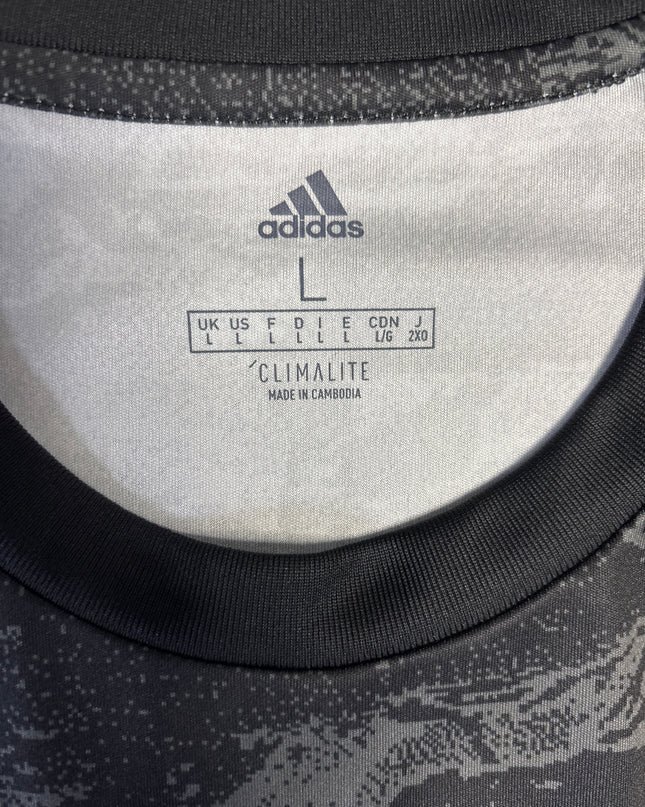 MC-05744-TSH-FKV003-brand_tag