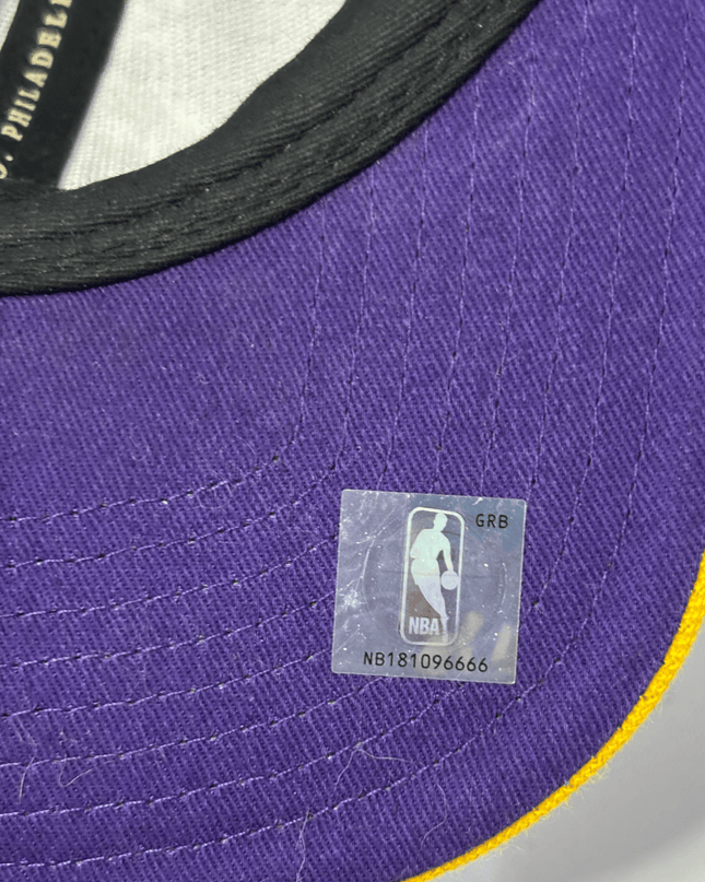 Mitchell & Ness NBA Black & Gold “Los Angeles Lakers” Snapback Cap