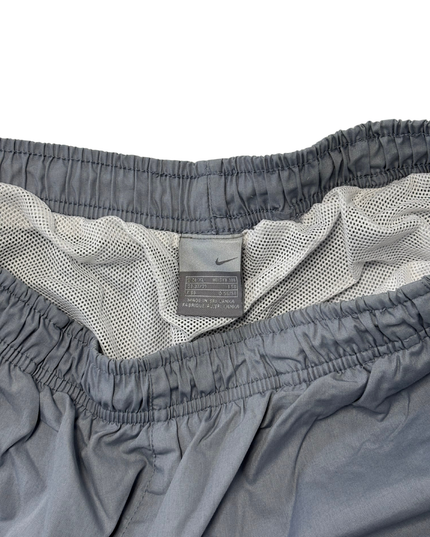 Nike Gray Mesh-Lined Athletic Training Shorts - L | Waist: 32"