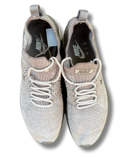 Nike Mariah Flyknit Racer Sneakers | Grey | EU 41