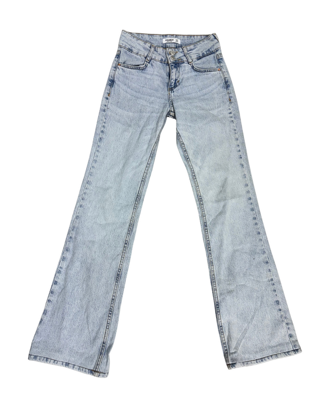 Pull&Bear Light Wash Flared Jeans - S |  Waist: 26"