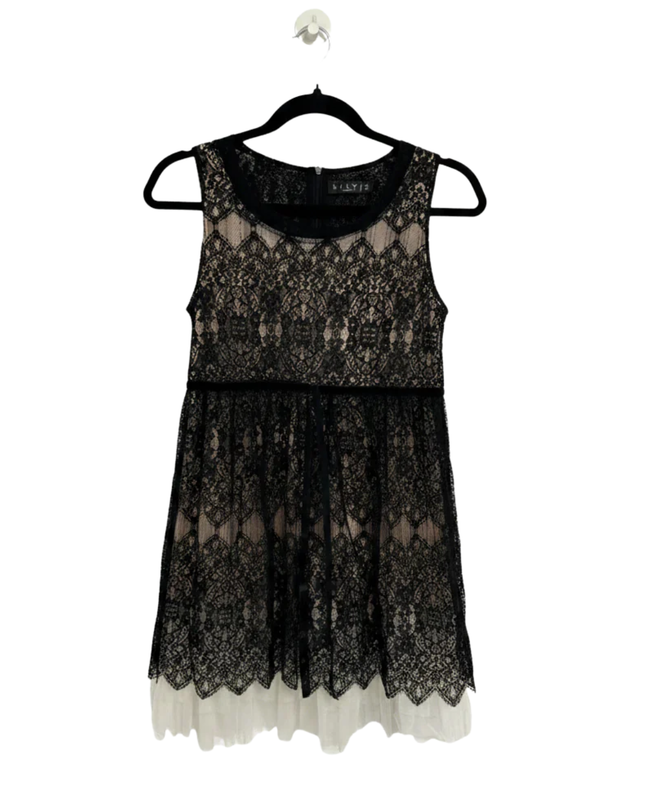 LILY.J Elegant Black Lace Sleeveless Mini Dress with Tulle Hem