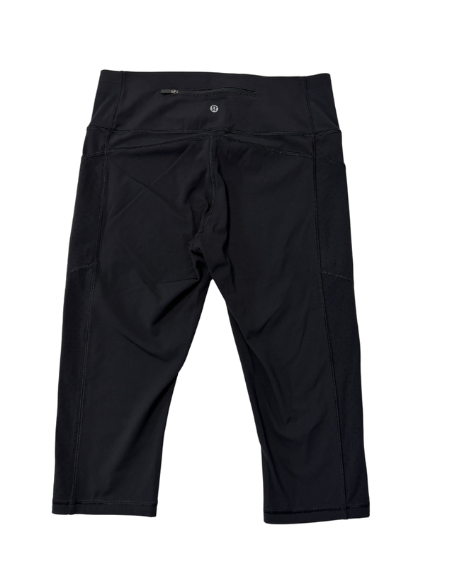 Lululemon Black Cropped Athletic Leggings with Mesh Pocket Detail