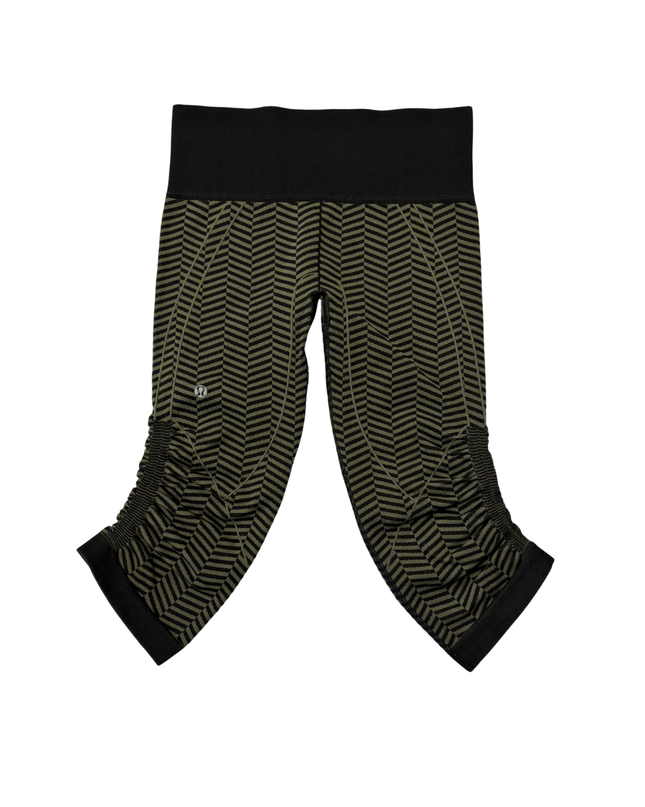 Lululemon Green and Black Chevron Cropped Ruched Leggings