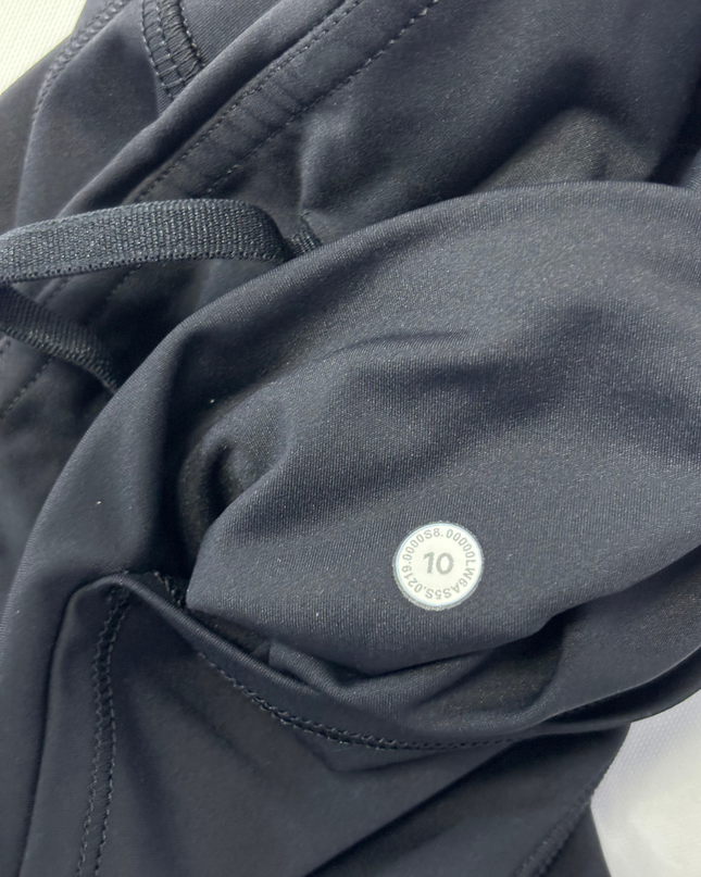 Lululemon Black Cropped Athletic Leggings with Side Pockets