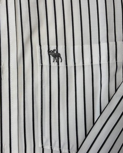 Abercrombie & Fitch Black & White Striped Muscle Fit Button-Down Shirt - M