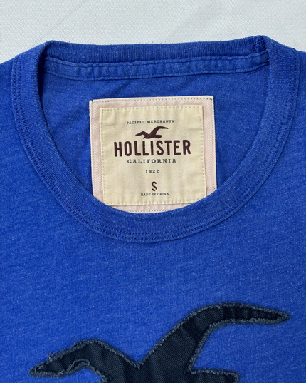 Hollister California Embroidered Logo Blue Graphic T-Shirt - S
