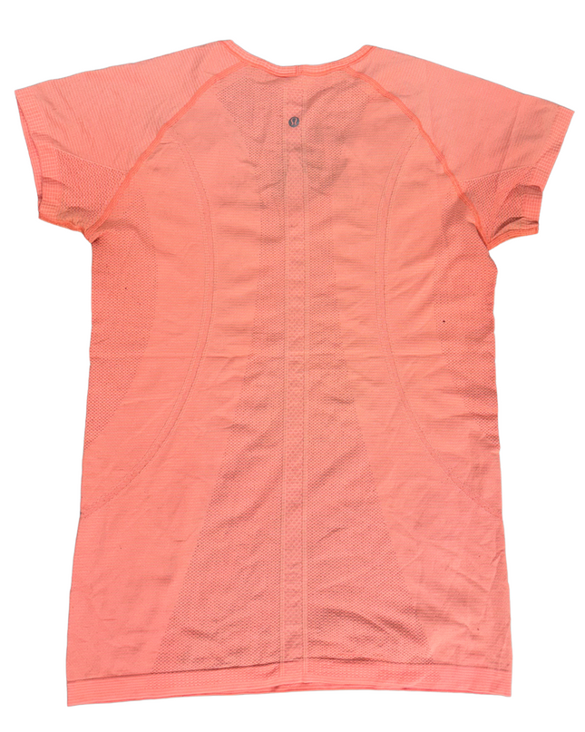 Lululemon Seamless Mesh V-Neck Athletic Tee in Coral Pink - L