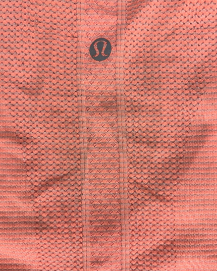 Lululemon Seamless Mesh V-Neck Athletic Tee in Coral Pink - L
