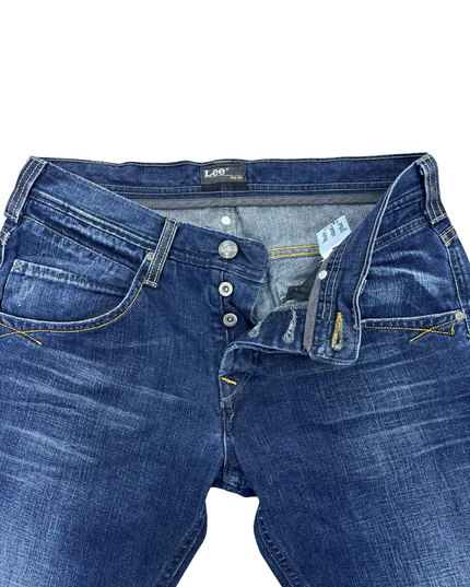 Lee Mid-Rise Denim Shorts – Faded Blue - M | Waist: 31