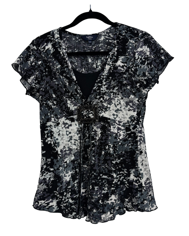 Reitmans Petites Abstract Black & Grey Pleated Buckle Detail V-Neck Top - S