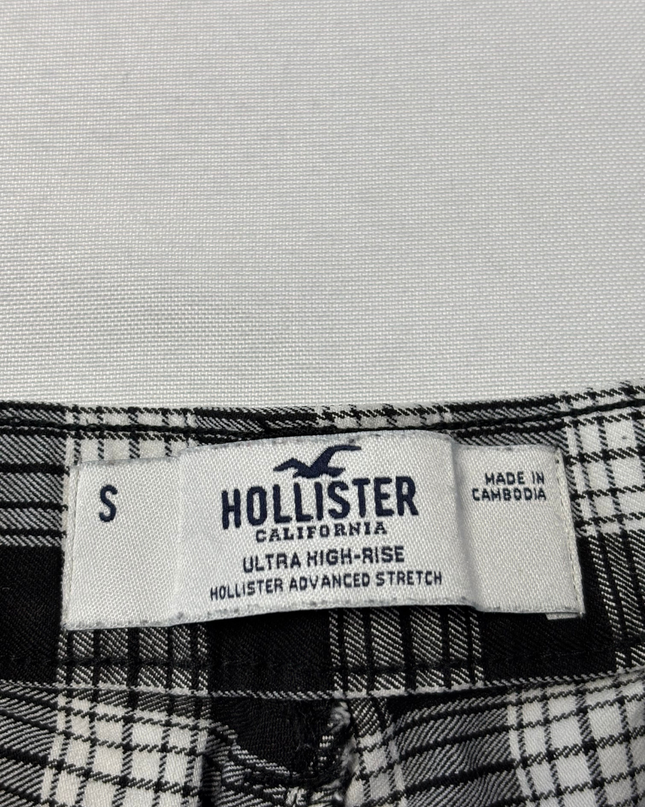 Hollister Black & White Plaid Ultra High-Rise Advanced Stretch Pants