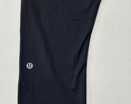 Lululemon Black Cropped Athletic Leggings with Side Pockets