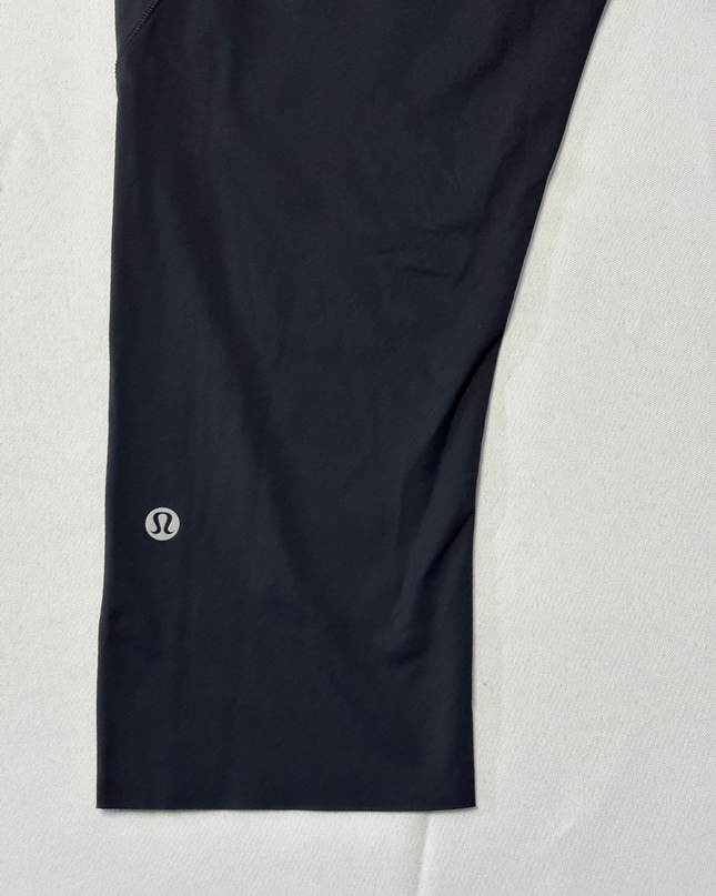 Lululemon Black Cropped Athletic Leggings with Side Pockets
