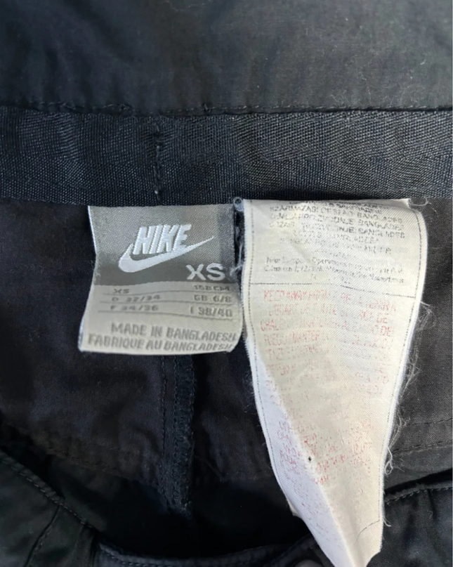 Nike Black Cropped Drawstring Capri Pants