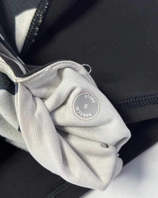 Lululemon Black Chevron Print Boogie Athletic Shorts