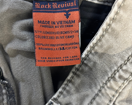 Rock Revival Men's Camo Cargo Shorts with Fleur-de-lis Accents
