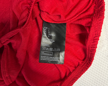 Divided Red Cold Shoulder Button-Front Tie-Hem Crop Top