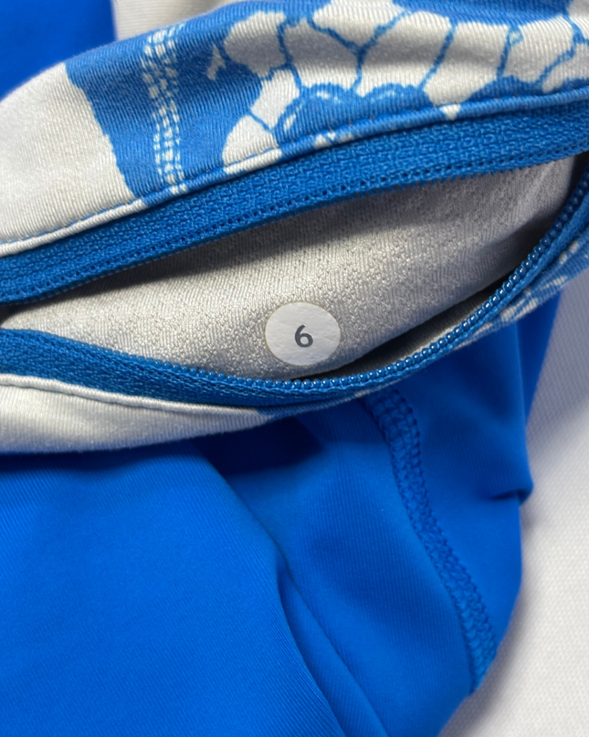 Lululemon Blue Patterned Waistband Ruched Crop Leggings