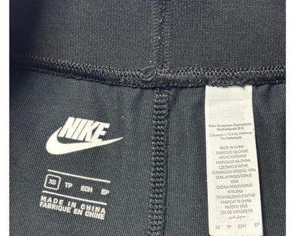 Nike Black Sportswear Essential Graphic Leggings