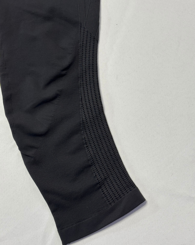 Lululemon Black Seamless Textured Capri Leggings