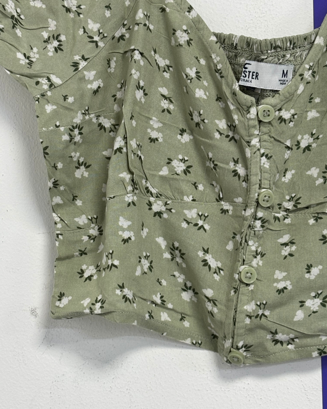 Hollister Green Floral Puffed Sleeve Button-Down Crop Top