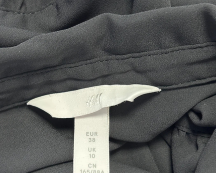 H&M Black Long Sleeve Button-Up Blouse