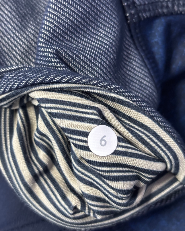 Lululemon Navy Blue/Grey Paneled Performance Cropped Leggings