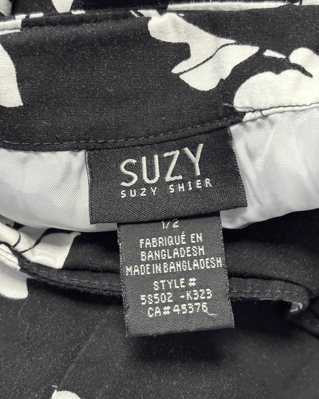 Suzy Shier Black & White Floral Pleated A-Line Mini Skirt