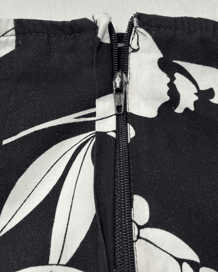 Suzy Shier Black & White Floral Pleated A-Line Mini Skirt