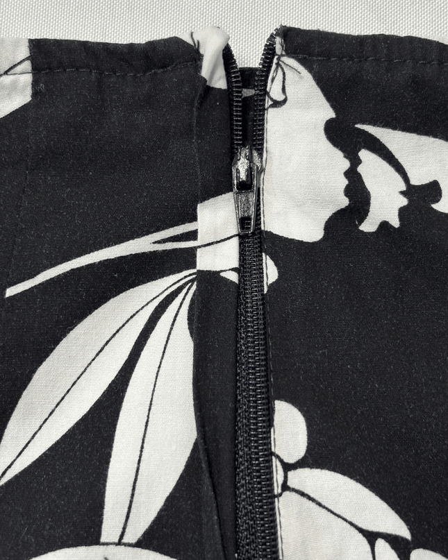 Suzy Shier Black & White Floral Pleated A-Line Mini Skirt