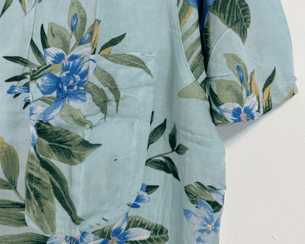 American Eagle Floral Pattern Short Sleeve Button-Up Shirt Aloha Style